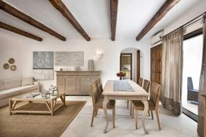 Executive Suite with Kitchenette