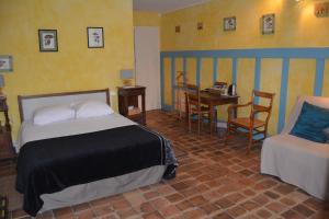 Hotels Logis Hotel la solognote : Chambre Triple Classique