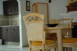 Spacious Andalusian Apartment with Pool and Level Access