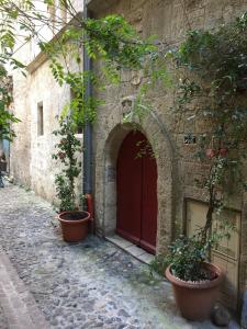 La Porte Rouge