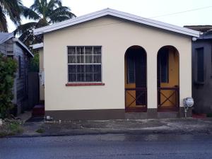 Darrel Cot Beachfront Cottage