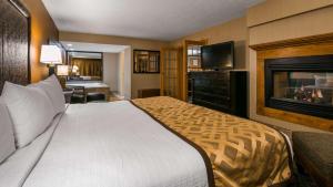 King Suite - Non-Smoking room in Best Western Ramkota Hotel