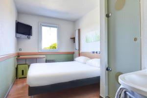 Hotels Ibis Budget Orly Chevilly Tram 7 : photos des chambres