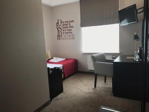 3 star Отель Comm Hotel Poznań Airport Познань Польша