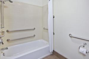 Queen Studio Suite room in Candlewood Suites Indianapolis Airport an IHG Hotel