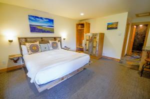 Deluxe King Suite room in Tahoe Vistana Inn