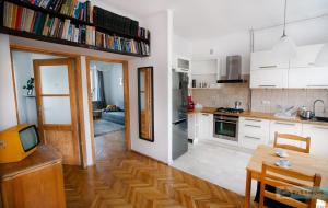 Warsaw Concierge Bracka Retro flat