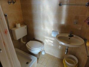 Apartments with parking space Brela, Makarska - 11552