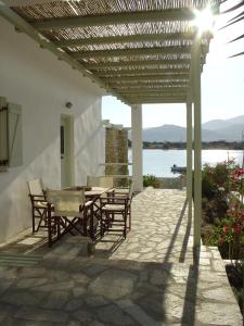 Standard Twin Room with Partial Sea View room in Mike'Place