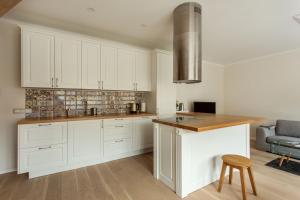 #stayhere - Spacious 2BDR Two Floor I Heart of Old Town