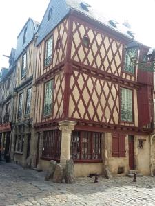 Appartements Petite Maison Romantique Coeur Historique Plantagenet, au calme : photos des chambres