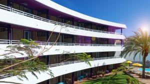 Jacarandas Beach