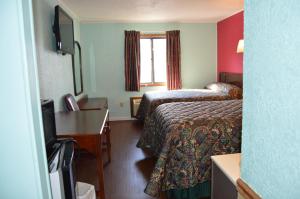 Standard  Double Room room in Budget Inn Richlands Claypool Hill