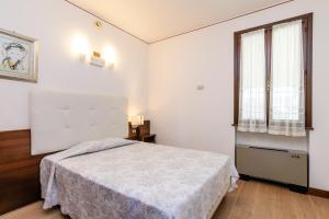 Single Room with Queen Bed room in Hotel San Marco