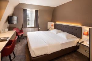 Double or Twin Room with City View room in Hotel Navarra Brugge