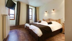 Hotels Hotel Du Commerce : Chambre Lits Jumeaux