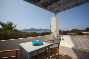 Oliaros seaside lodge Antiparos Greece