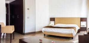 Deluxe Double or Twin Room with Pool Access room in Excel Roma Montemario