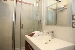 Hotels Hotel Saint Germain : Chambre Double avec Terrasse