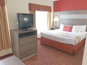 King Suite - Non-Smoking room in Hawthorn Suites Irving DFW South