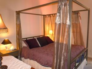Two-Bedroom Cottage room in Two-Bedroom Deluxe Unit #24 by Escape For All Seasons Bus Lic #23546