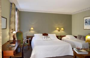 Hotels Hotel Du Manoir : Chambre Triple