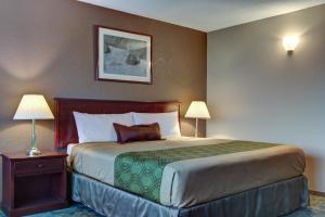 King Suite room in Knights Inn Kamloops