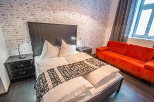 Brooklyn Sauna Apt by Ruterra