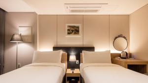 The First Stay Hotel