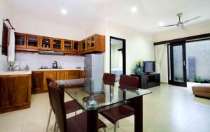 Căn Hộ Có Sân Hiên (Apartment with Terrace)