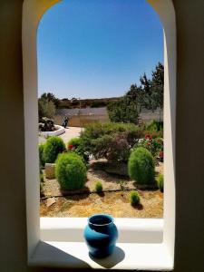 Sarakiniko Rooms Milos Greece