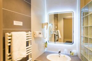 Hotels Logis Le Vernay : Chambre Double Supérieure