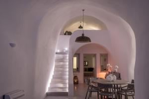 Amorous Villa-By Senses Collection Santorini Greece