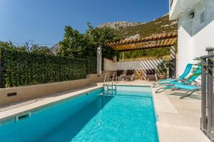 House Luce with pool