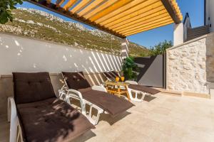 House Luce with pool