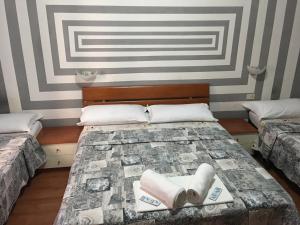 Triple Room with Outside Private Bathroom