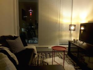 Fully Equipped Two Bedroom Condo in N3, Apartmanok - Calgary