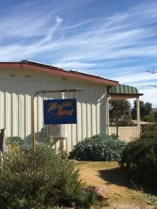 Black Jack Get-A-Way "Magpies Nest" - Port Pirie
