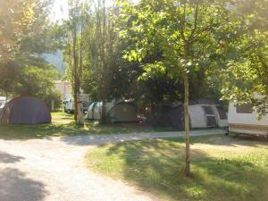 Campings Camping Frederic Mistral : photos des chambres