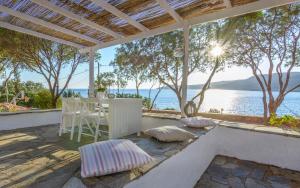 Louiza Apartments
