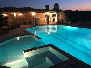 The Three Graces - Villa with Private Pool, Jacuzzi & BBQ for up to 8 guests