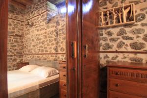 Bayiri Petit Pension Olympos Greece