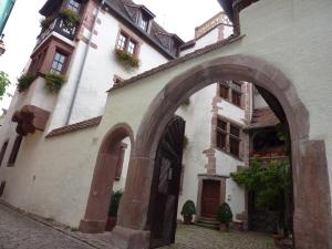 B&B / Chambres d'hotes ADRIHOF a Riquewihr, Cour de l'Abbaye d'Autrey : photos des chambres