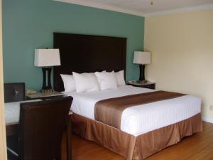 Rockview Inn and Suites - Morro Bay CA