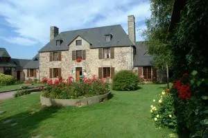 Logis Hôtel Restaurant Manoir De L'Acherie - 维勒迪厄雷波埃勒