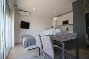 Studio apartment Miramare breakfast and parking