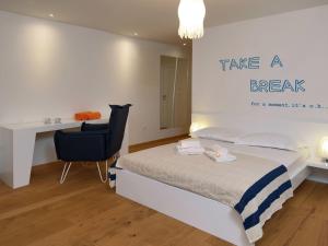 Sea-View Villa in Bol with Sauna & bubble bath