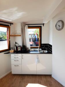 Houseboat Concordia B&B