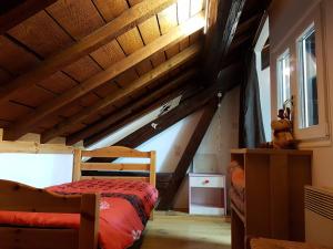 Chalets La jonquille jacuzzi et sauna : photos des chambres