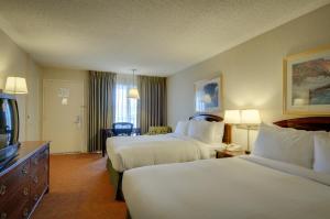 Queen Room with Two Queen Beds room in Vagabond Inn Executive SFO